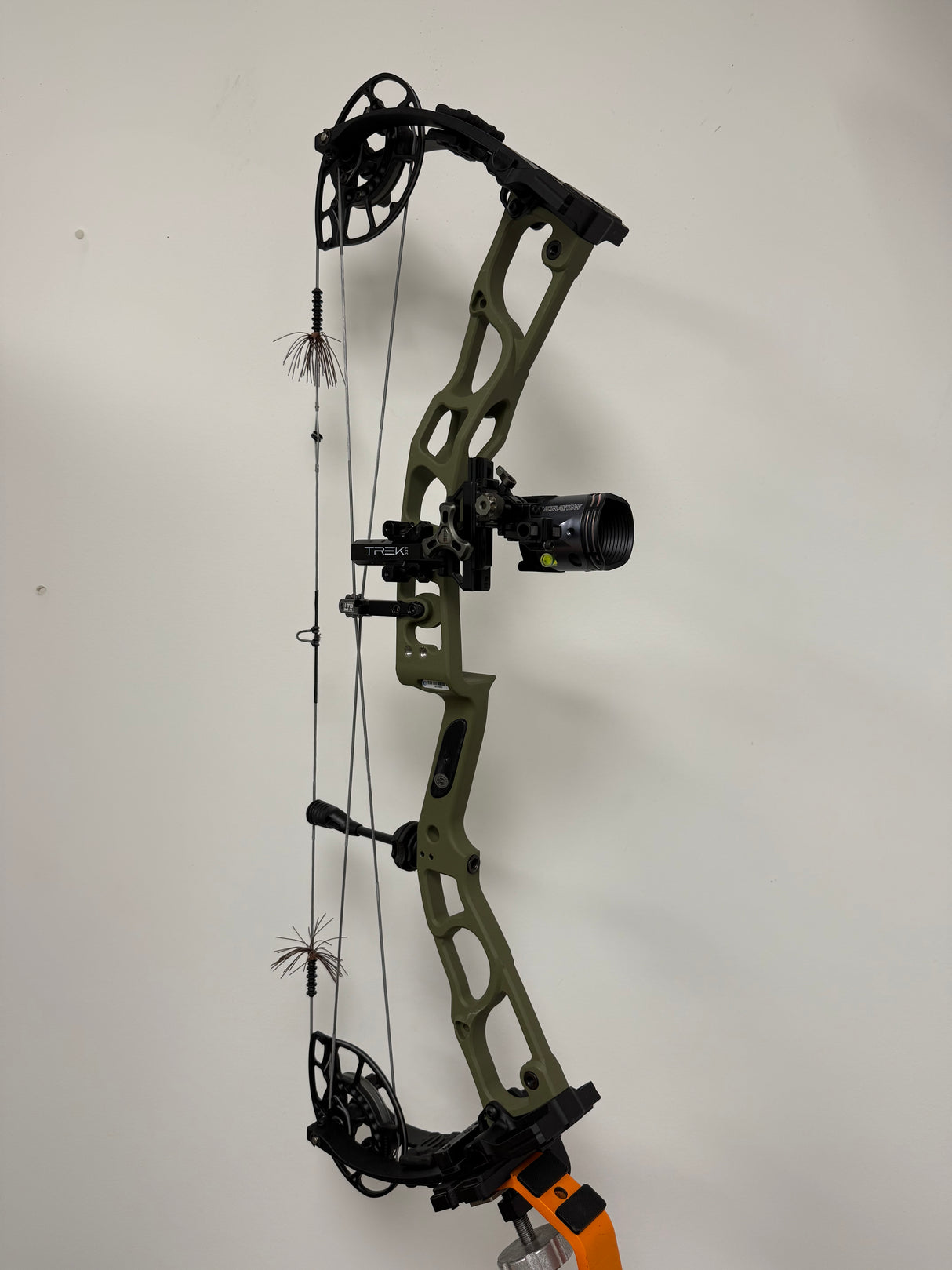 Elite Hunter 33 - Used