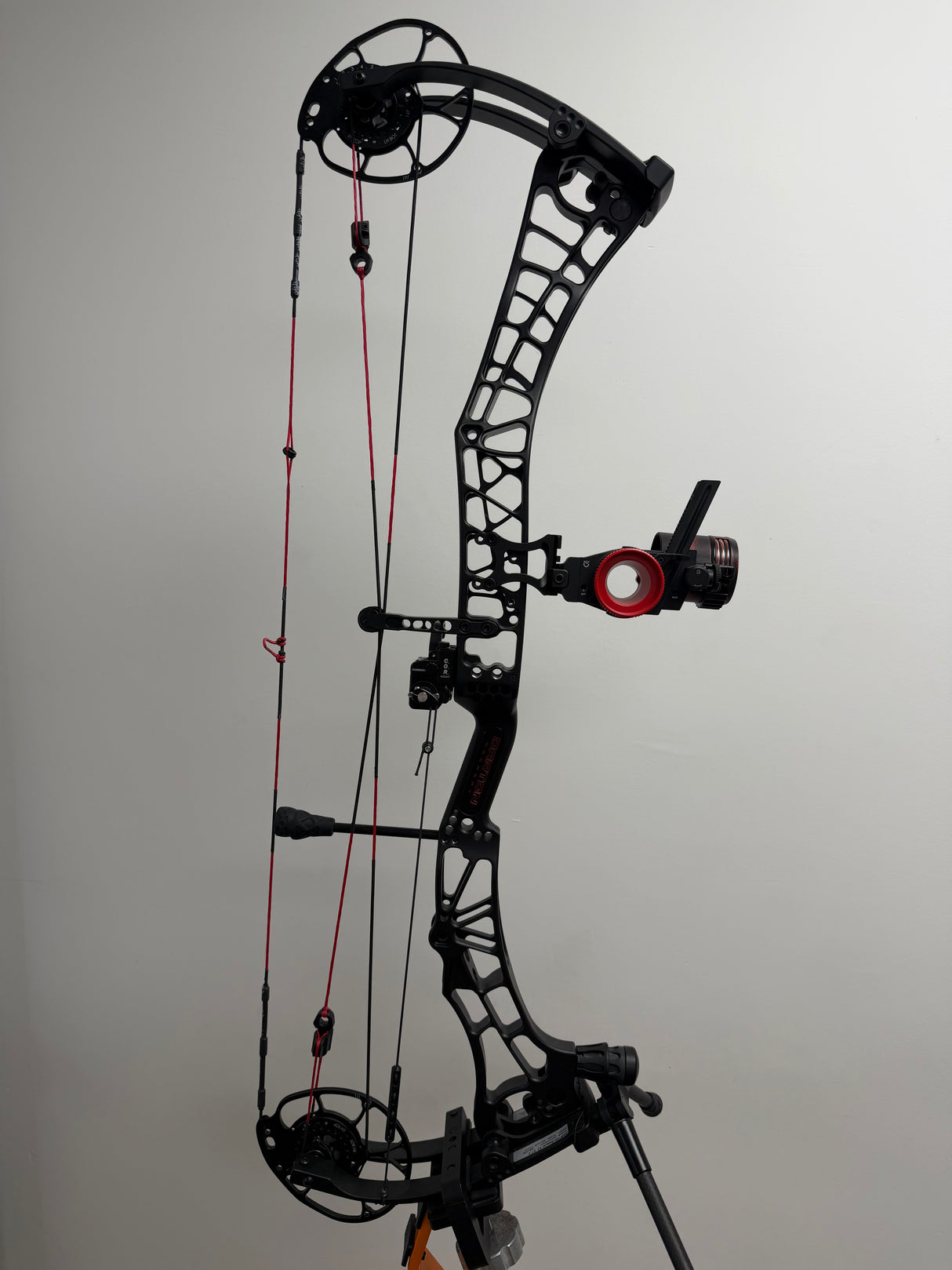 Darton Sequel 33 Compound Bow - Used