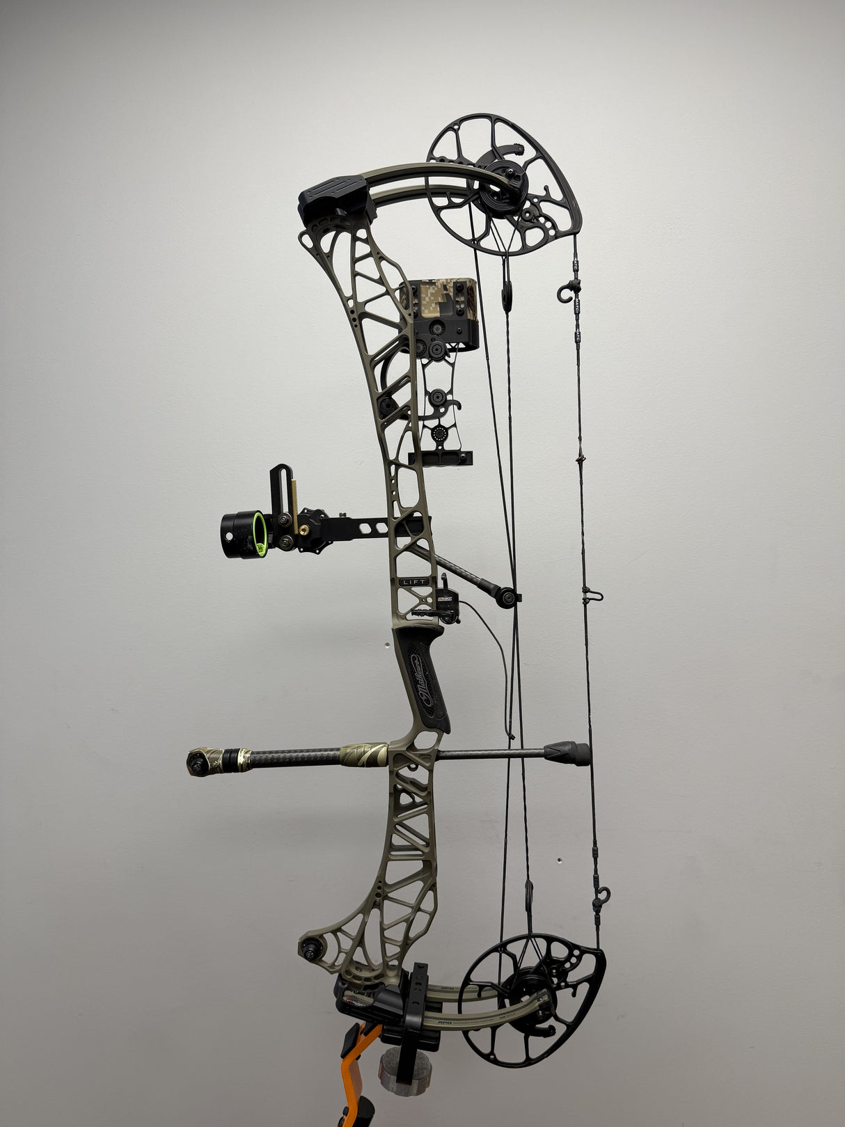 Mathews Lift 33 RTS Package - Used